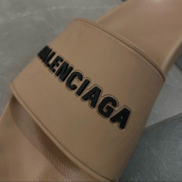 Balenciaga Logo Sport Slides (Beige/Black, US7) - fits like a 6 - Picture 3 of 7